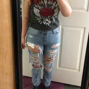 Women’s super distressed American Eagle jeans
